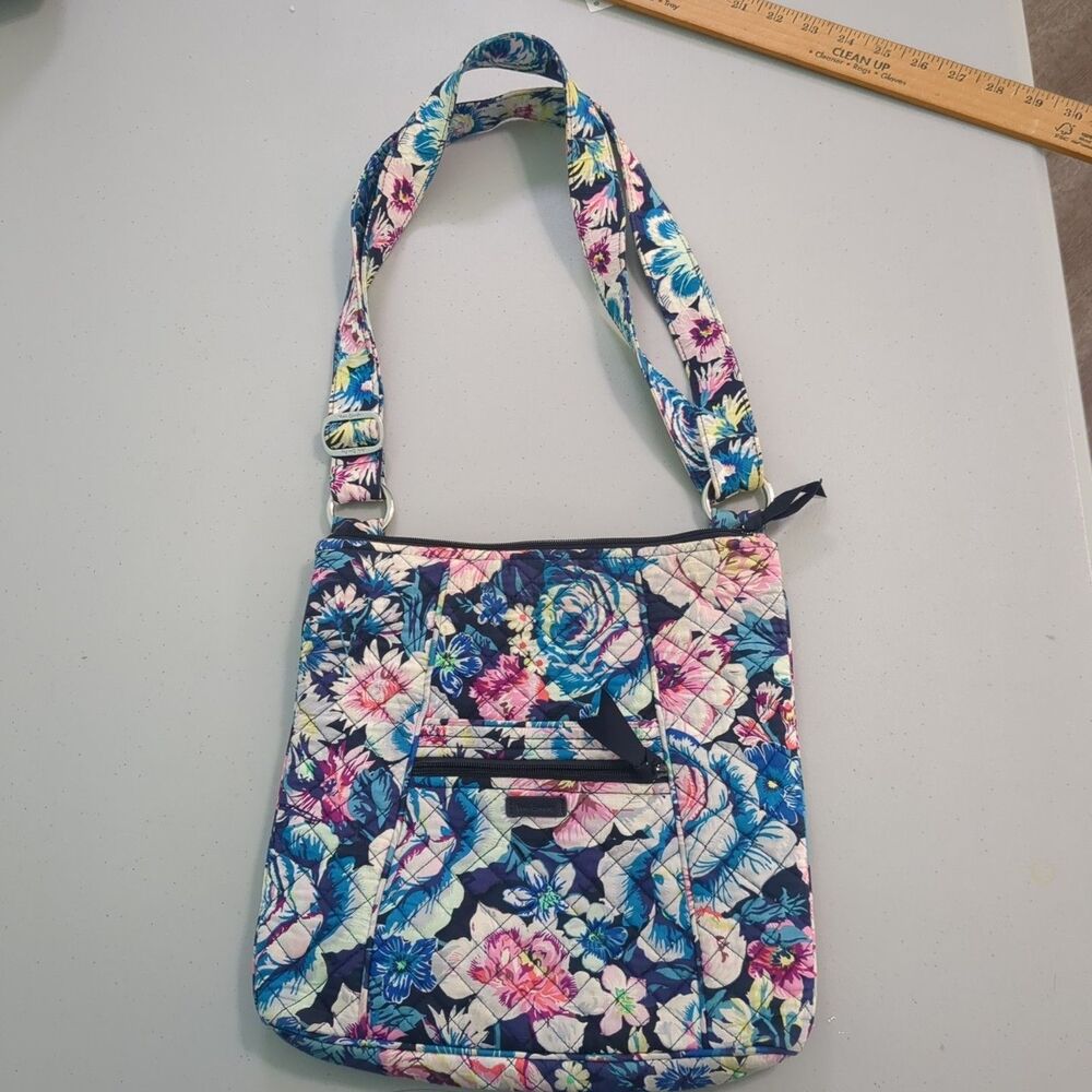 Vera Bradley Iconic Hipster Garden Grove 22742-Q21 Zip Top Floral Purse